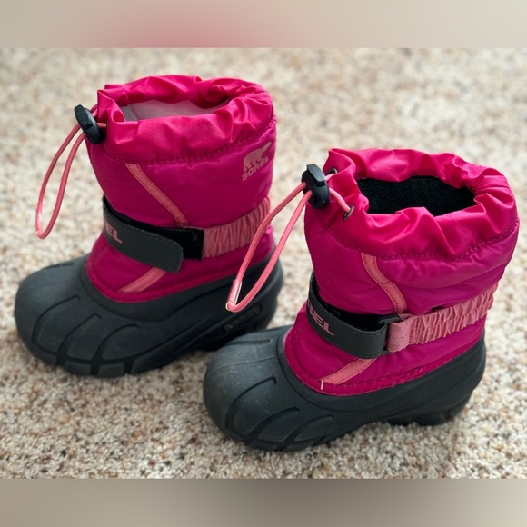 EUC / VGUC Sorel Girl’s Size 8 Flurry Weather Resistant Snow Boot in Deep Blush - Picture 6 of 8